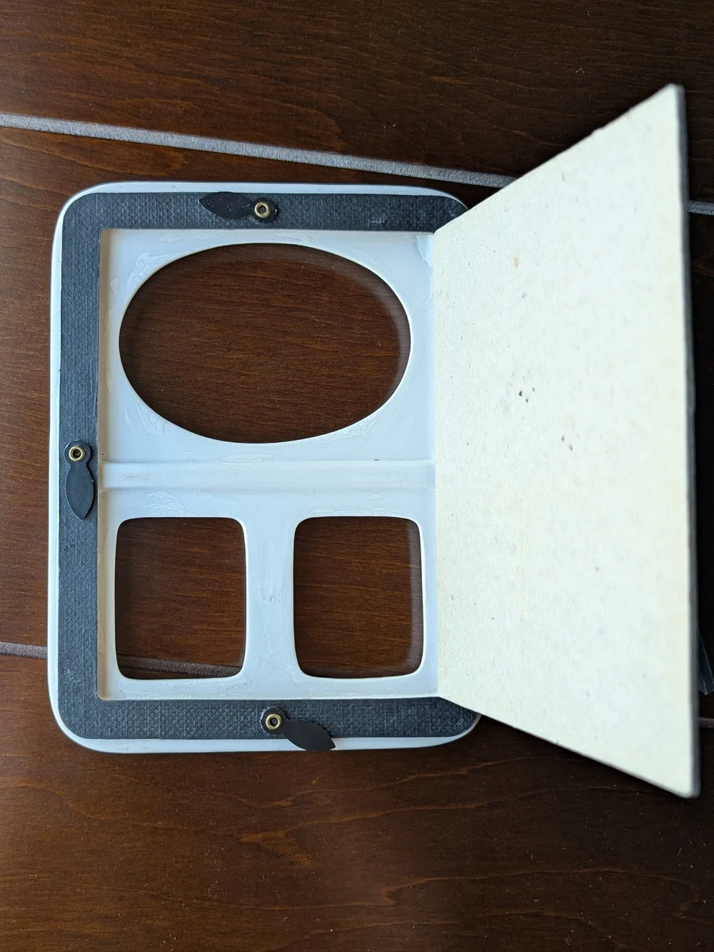 Vintage Floral White Ceramic Triple Oval  Opening Picture Frame Tabletop